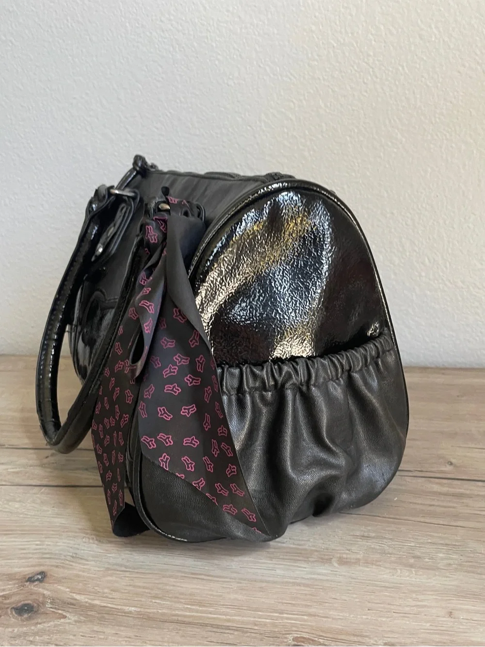 Vintage Y2K RARE FOX Racing Black Handbag  satchel Purse with Pink Logo Ribbon
